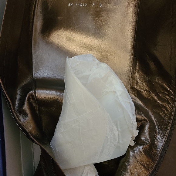 Stuart Weitzman boots - Picture 5 of 9